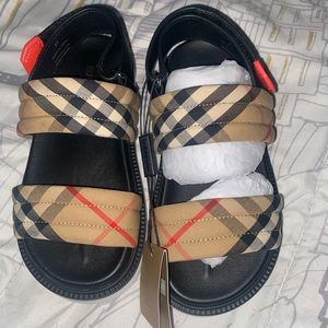 Burberry kid sandals